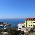 Penthouse Ema شقة *