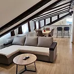 Penthouse Ema