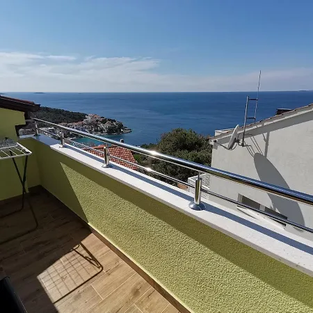 Apartment Penthouse Ema